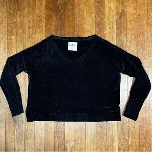 Hollister Cropped Sweater Size Small